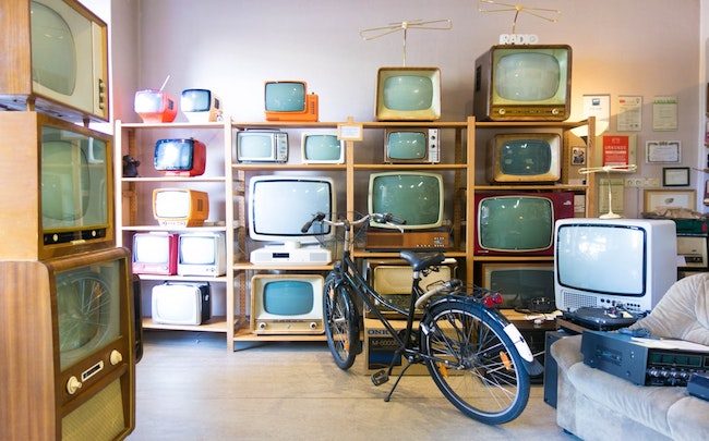 télé