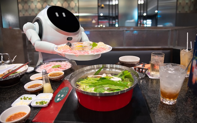 https://www.frenchweb.fr/wp-content/uploads/2021/03/robot-cuisine-.jpg
